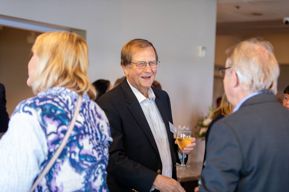 Two reception guys shaking hands